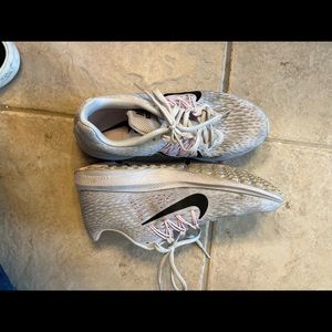 Nike Zoom Pegasus Tennis Shoes sz7